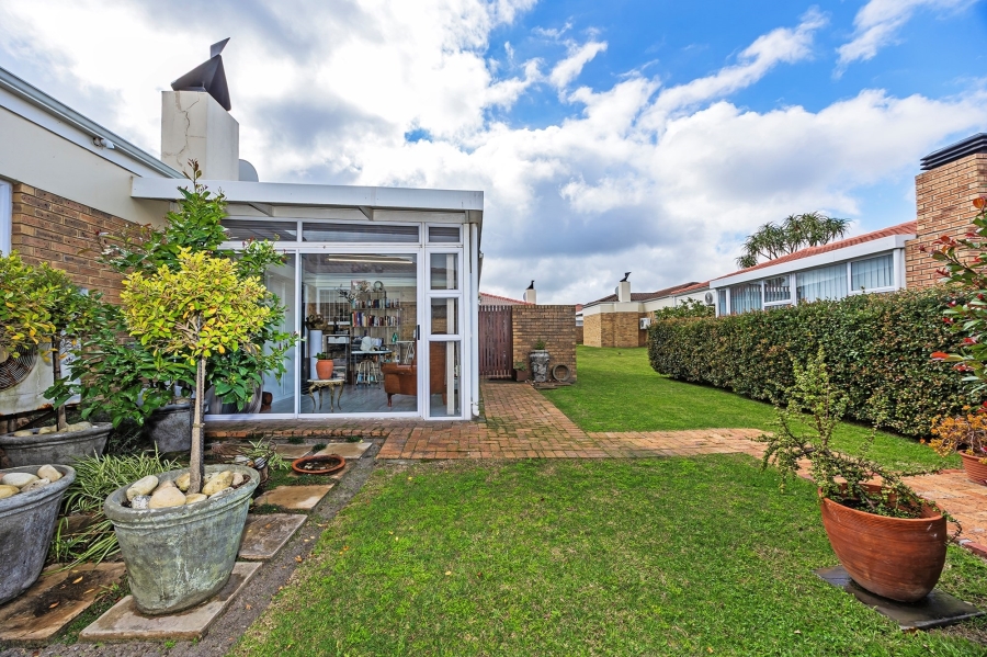 2 Bedroom Property for Sale in Protea Heights Western Cape